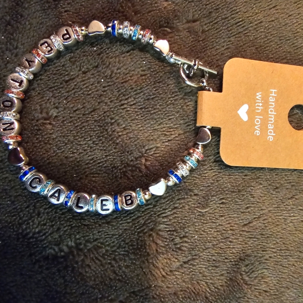Handmade name bracelets - Picture 4 of 6